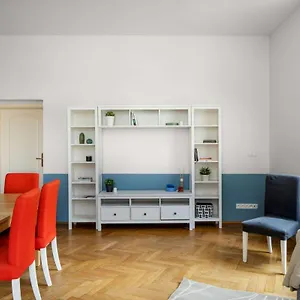 https://letn-apartments.praguehotelsweb.com
