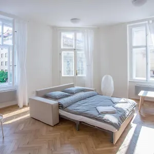 https://rezidence-rumunska.praguehotelsweb.com